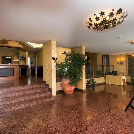 Park Blanc Et Noir מלון 3*