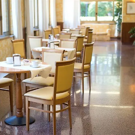 Park Blanc Et Noir 3*