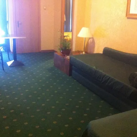Hotel Park Blanc Et Noir 3*