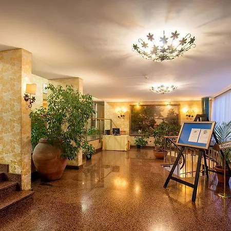 Otel Park Blanc Et Noir