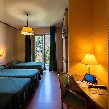 Otel Park Blanc Et Noir