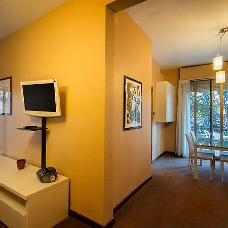 Otel Park Blanc Et Noir