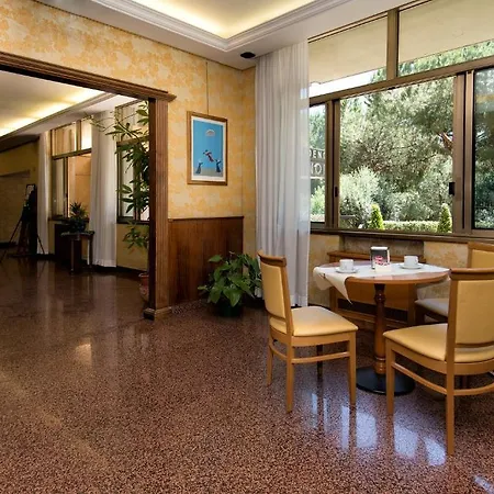 Hotell Park Blanc Et Noir